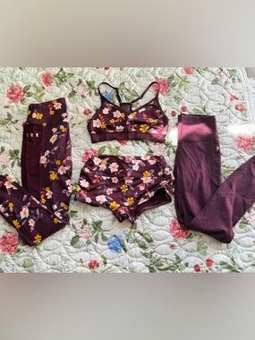 Victoria’s Secret PINK💜 Floral Sports Bra, Leggings & Shorts BUNDLE OF 4🛍️